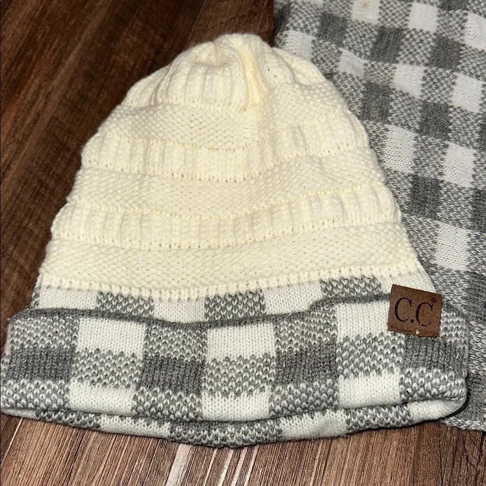 C.C. Infinity scarf and‎ hat buffalo plaid